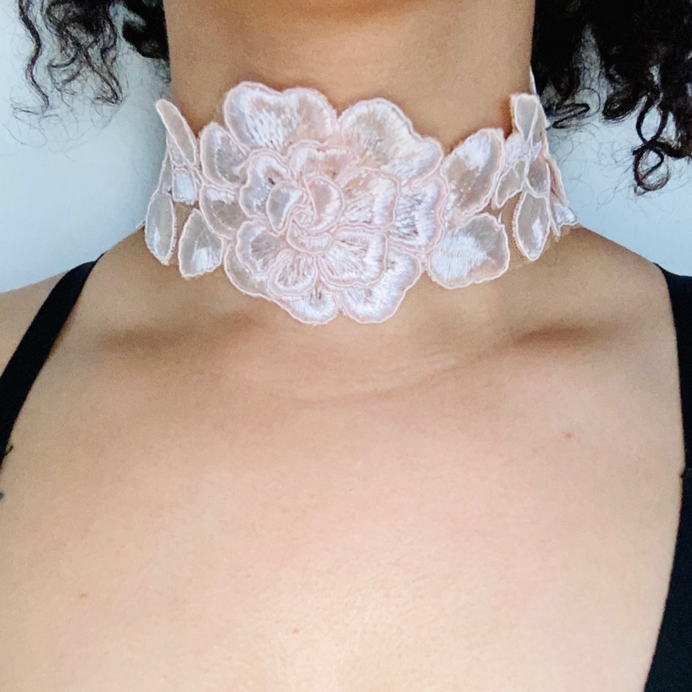 Floral Lace Chocker
